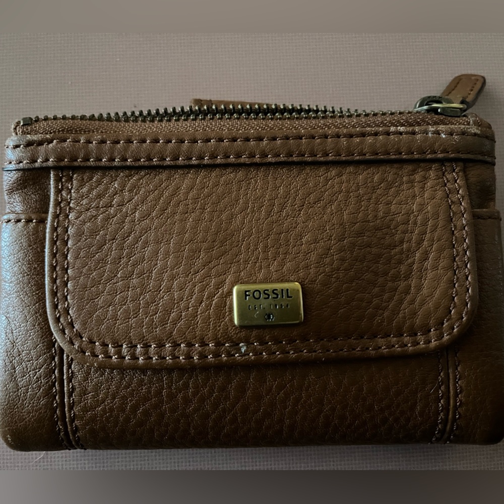 Fossil Wallet - image 1